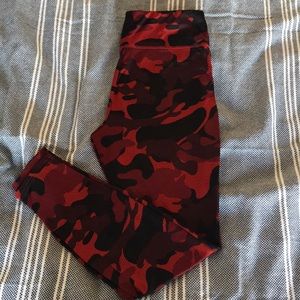 Red camo leggings